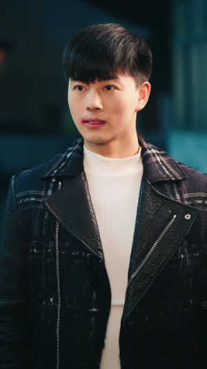 【九龙冰室之龙在人间】77集高清短剧在线免费看