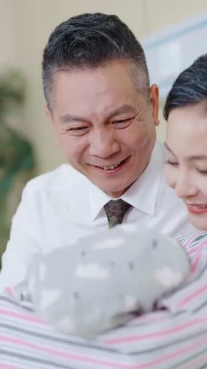 【老公寿宴上我官宣离婚】70集免费短剧全集赏看