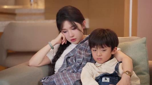 【报告总裁夫人和少爷都成了大佬】5集短剧完整版在线观看