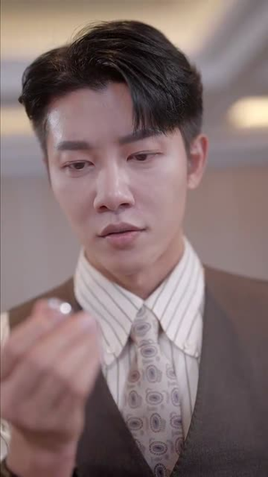 【徐秘书她蓄谋已久】62集短剧全集免费看