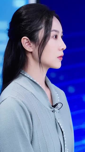 【女儿直播卖惨恶毒母亲被网暴致死】30集在线短剧全集速看