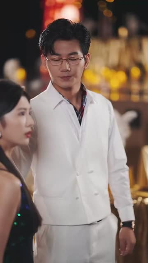 【休夫后肥婆在娱乐圈杀疯了】62集短剧免费在线追看