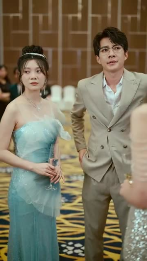 【许我向你看】72集高清短剧在线免费观赏