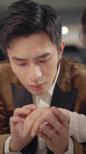 【伍折天重生之女帝当总裁】9集短剧在线免费完整看