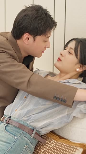 【新：离婚后，我被前夫舅舅宠坏了】100集短剧免费在线全集观