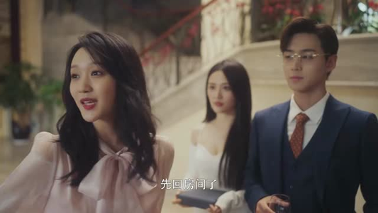 【向她逆光而来】26集精彩短剧在线即刻看