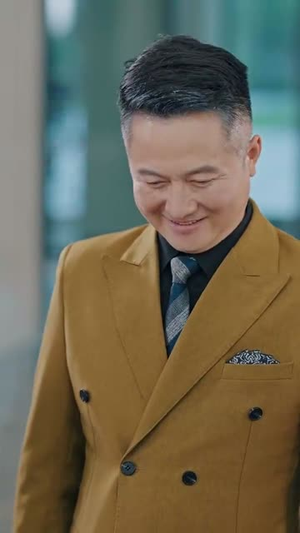 【正搬砖呢，被大小姐拉去领证了】65集全集短剧免费高清观看