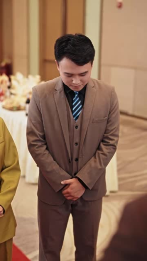 【网恋翻车后我成了顶流】75集短剧在线免费全集速看