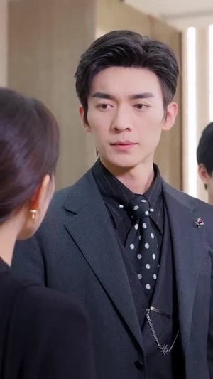 皇后驾到:反派人设崩不住了(92集) 皇后驾到:反派人设崩不住了(92集)热播短剧抢先看