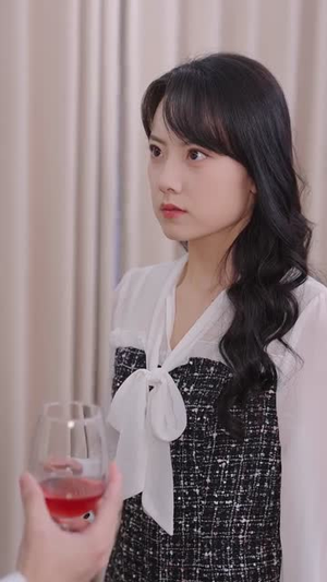 【她死遁后竟成了前夫的白月光】60集高清短剧在线畅看