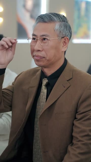 修仙下凡：我把豪门治服了（80集）免费看短剧